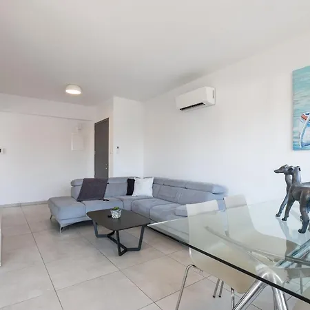 Apartament Solaar Faneromeni Larnaca