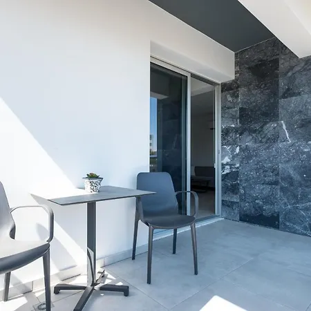 Apartament Solaar Faneromeni Larnaca