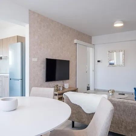 Solaar Faneromeni * Larnaca